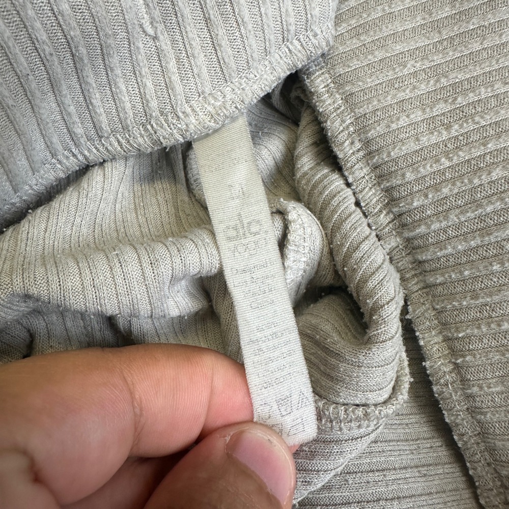 Alo Yoga Muse Ribbed Jogger Pants Womens Medium Bone White Loungewear Athleisure - Picture 7 of 13